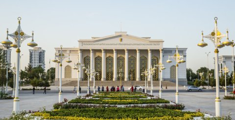 У театральных коллективов Туркменистана начались каникулы