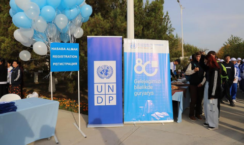 В Лебапском велаяте Туркменистана прошёл марафон в честь 80-летия ООН