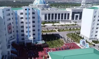 Жители города Аркадаг получили новые квартиры к 35-летию независимости