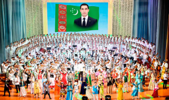 В Ашхабаде открылся музыкальный фестиваль юных исполнителей