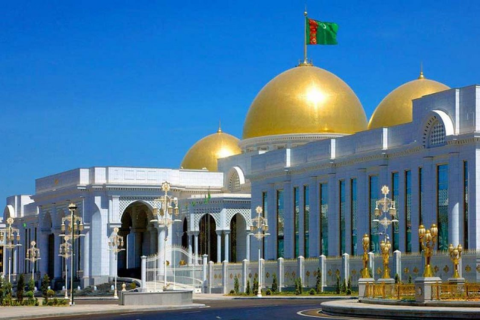 Эмомали Рахмон отметил устойчивое движение Туркменистана вперёд