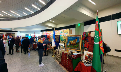 Посольство Туркменистана представил культуру и ахалтекинских коней в Вене