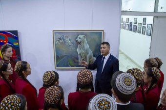 В Ашхабаде проходит выставка живописи, посвящённая Дню алабая