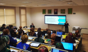 Туркменским преподавателям провели тренинг по английскому языку