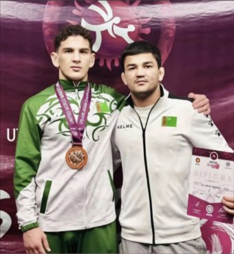 Борец из Туркменистана отличился на юниорском чемпионате Азии в Бишкеке