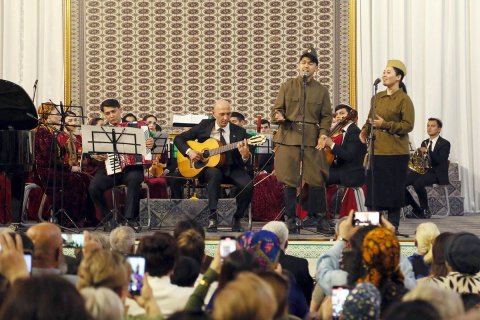 «Треугольные письма» прозвучали в честь Дня Победы в Ашхабаде