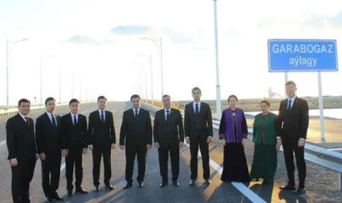 Туркменским студентам провели практические занятия на новом мосту