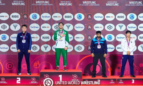Туркменские борцы вернулись с чемпионата Азии U23 с золотом и тремя бронзами