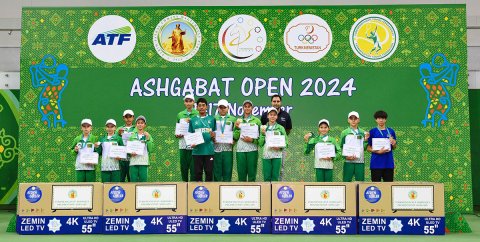 Туркменские теннисисты одержали победы на турнире «Ashgabat Open 2024»