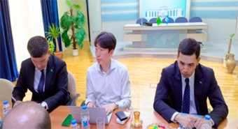 Журналист Yonhap News встретился с преподавателями вуза в Ашхабаде