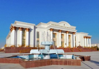 В Дашогузе готовят новый музыкальный спектакль о любви и «Авазе»