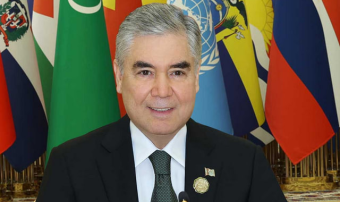 Герой-Аркадаг удостоен медалю в честь 30-летия нейтралитета Туркменистана