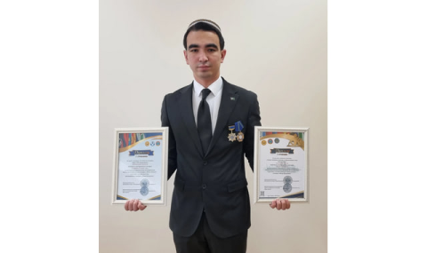 Туркменский студент удостоен наград на международном конкурсе в Астане