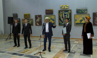 В Ашхабаде открылась персональная выставка художника Шагылыча Атаева