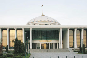 В Ашхабаде открылась выставка азербайджанского искусства