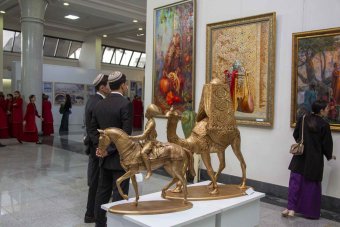 Молодые художники Туркменистана представили работы к юбилею Нейтралитета  