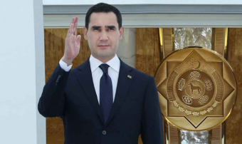 Президент Туркменистана завершил поездку в Балканский велаят