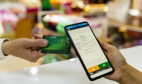 Объем безналичных операций в Туркменистане превысил 17,6 млрд манатов