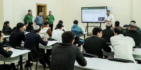 В Туркменистане стартовал курс подготовки молодых футбольных судей