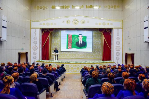 Юбилеи мастеров пера отметили в Лебапском велаяте