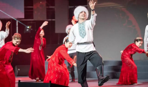 Туркменские студенты выступили в Сиане на культурном мероприятии