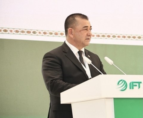 В Туркменистане укрепят материально-техническую базу ручного ковроделия