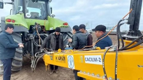 В Туркменистане Дайханское объединение получило лазерный планировщик земли