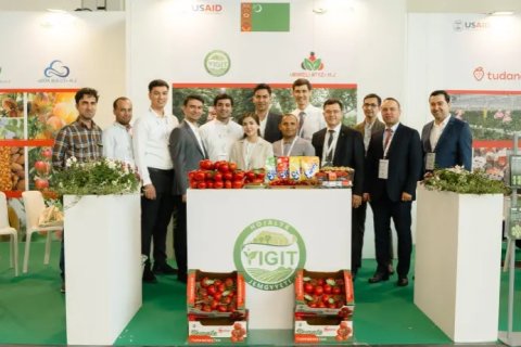 Туркменские предприниматели участвуют в выставке Macfrut 2024 в Италии